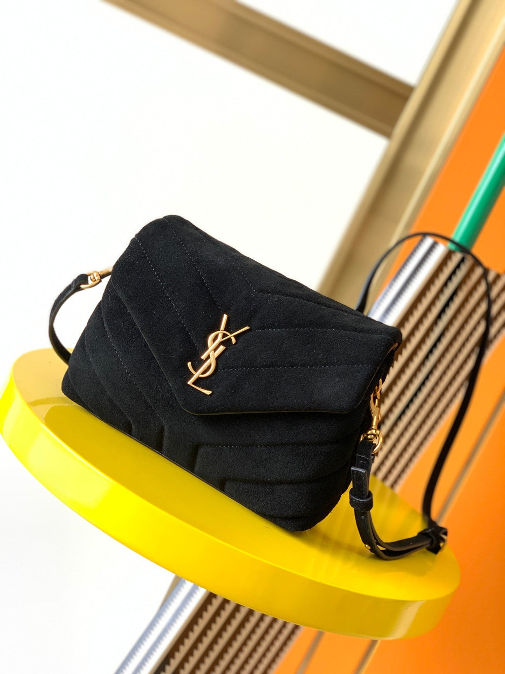 ysl-loulou-20-black-velvet-20x14x7cm Crossbody