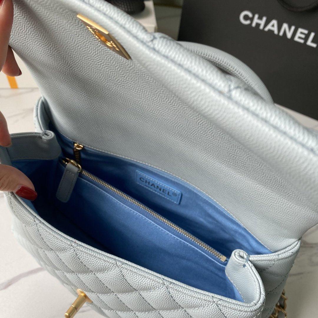 flap-bag-with-top-handle Handle