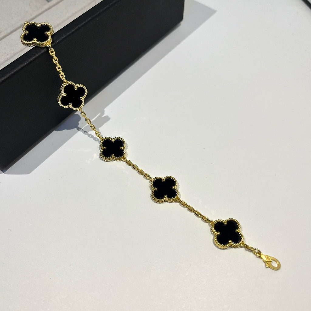 VCA CLOVER 5 MOTIF ONYXS BRACELET COLLECTION