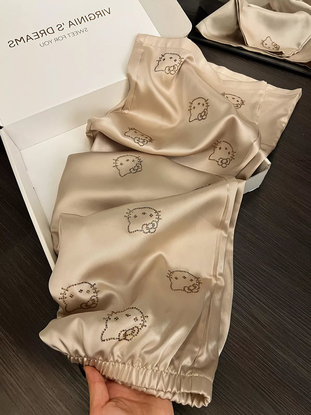 hello-kitty-silky-pajama-set ohter