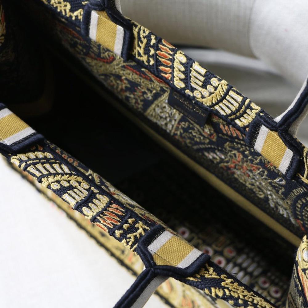 dior-book-tote-14 Tote
