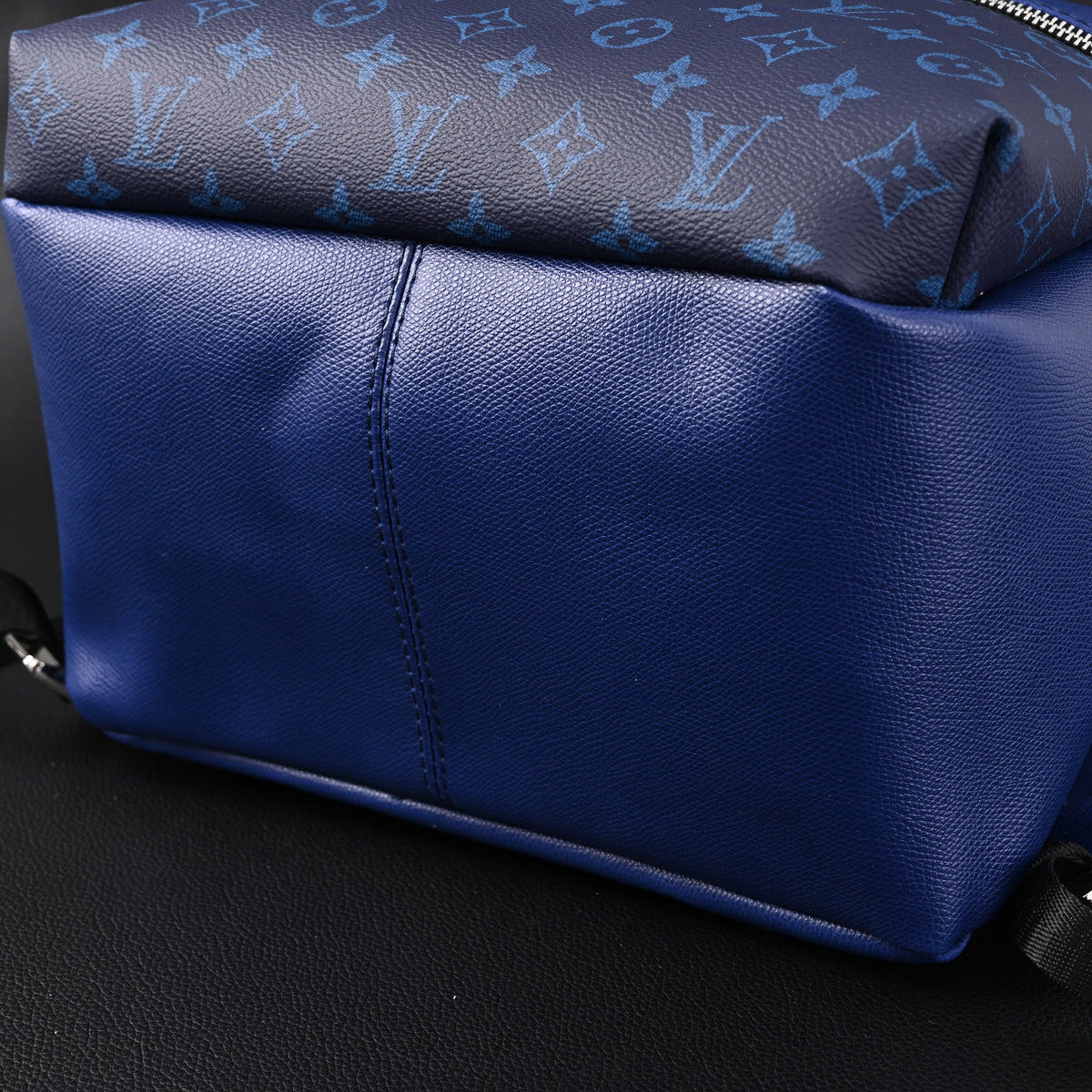 louis-vuitton-discovery-backpack-monogram-canvas-in-blue ohter