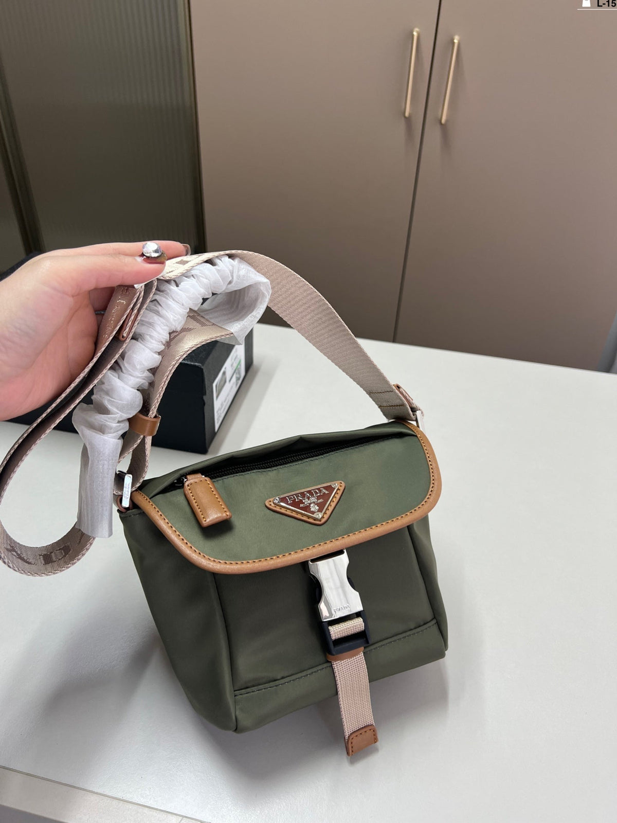 prada-vintage-messenger-bag-crossbody-16x15cm Crossbody