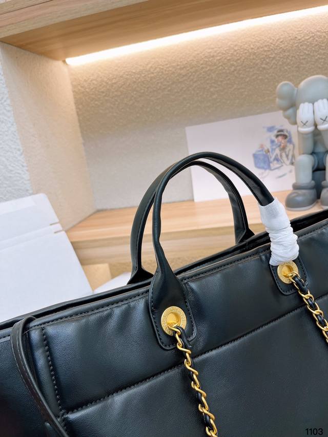 chanel-deauville-em-couro-preta-italiana-bag Tote