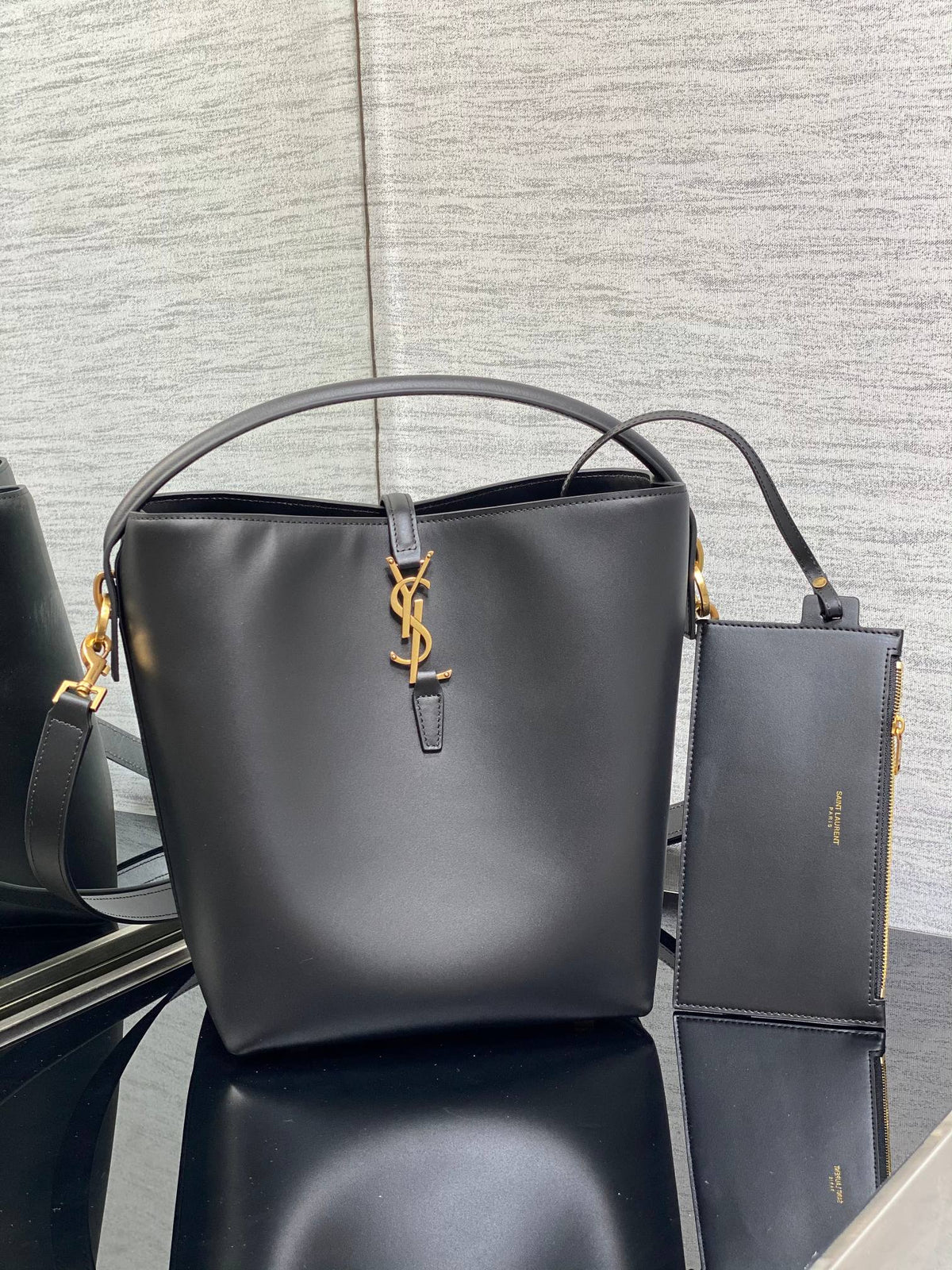 ysl-le-37-in-black-shiny-leather-20-x-25-x-16-cm Shoulder