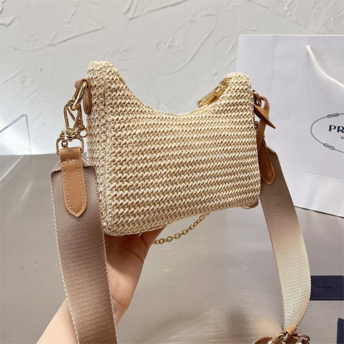 prada-handbag-re-edition-2005-bag-8-3x7x2-3inch Handle