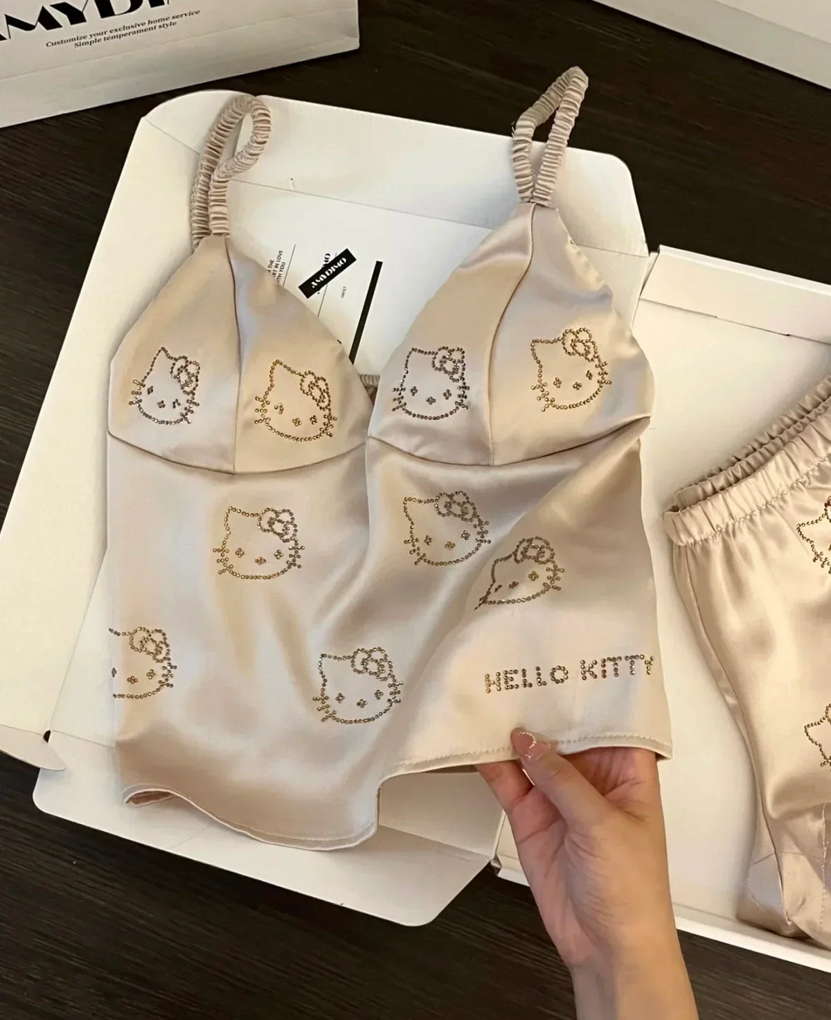 hello-kitty-silky-pajama-set ohter