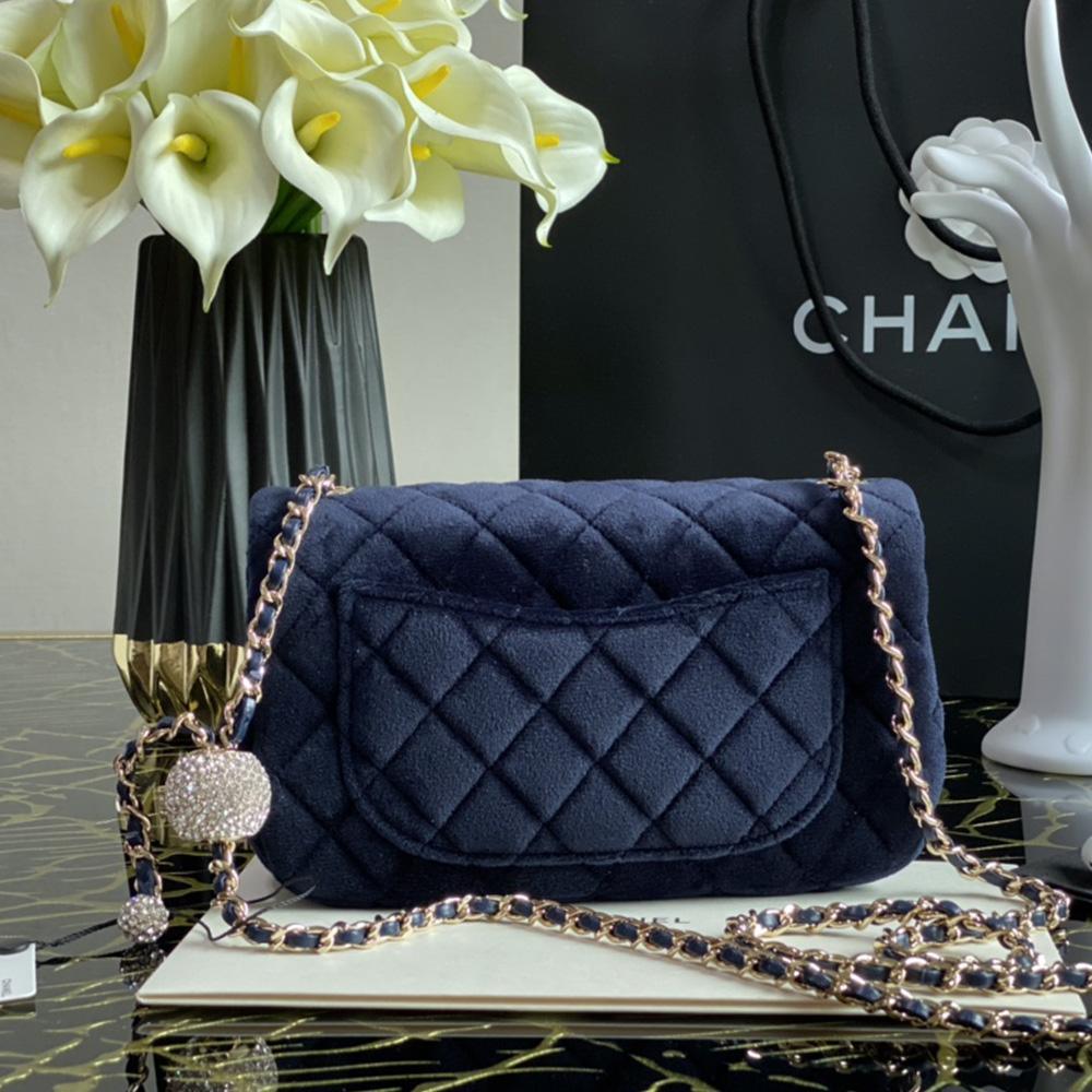 chanel-flap-bag-16 Crossbody