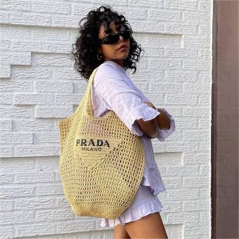 prada-raffia-tote-bag-khaki Tote