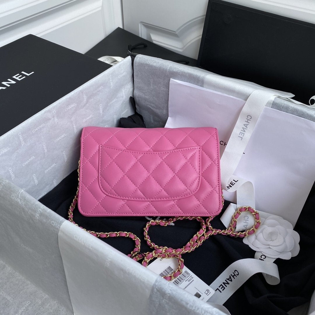 classic-handbag-3 Crossbody