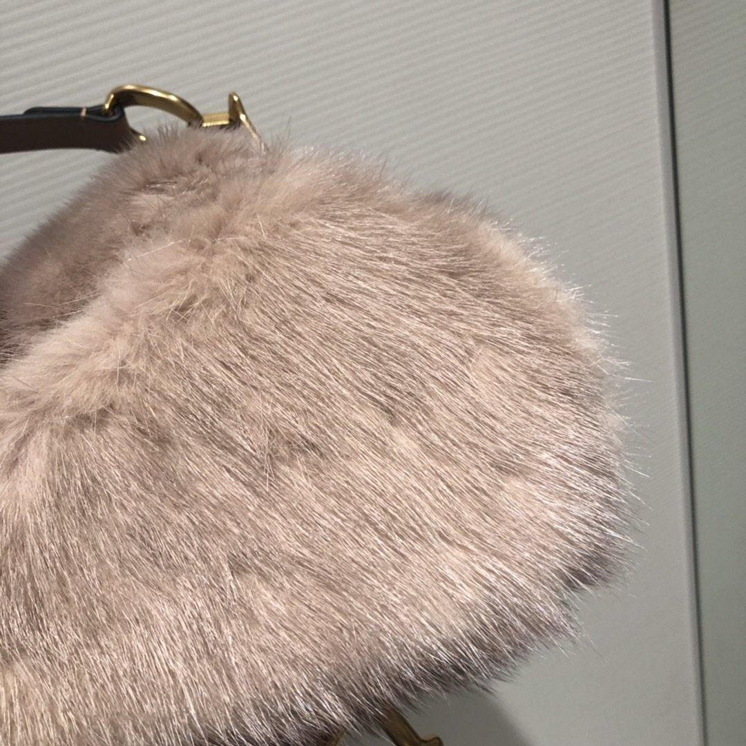saddle-bag-5 Handle