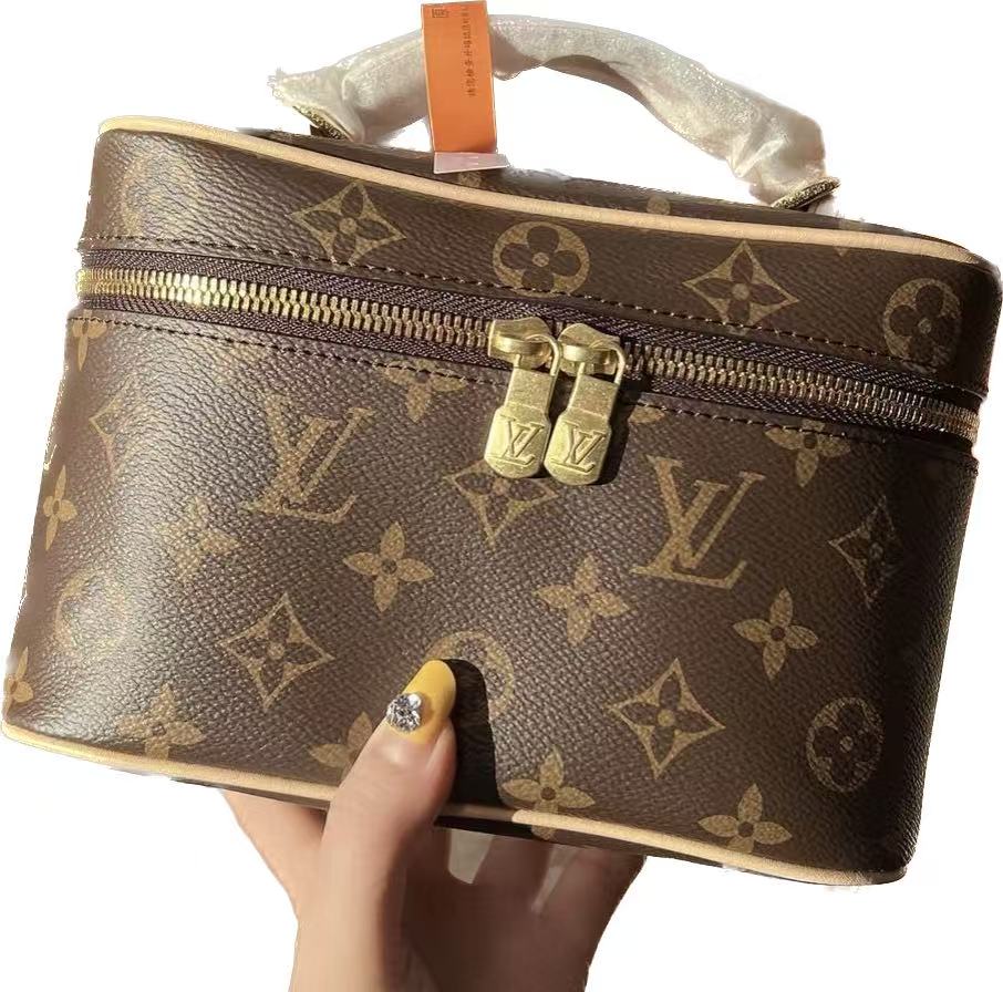 nice-monogram-nano-brown Handle