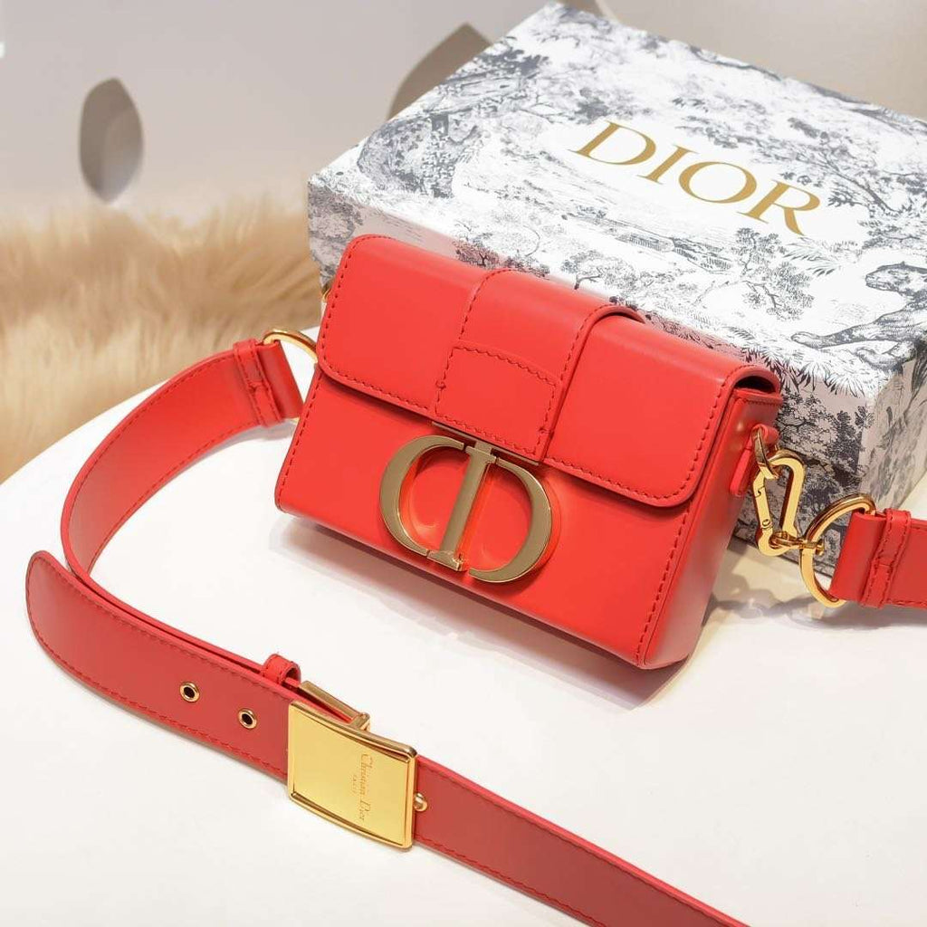 30-montaigne-flap-bag-1 Crossbody