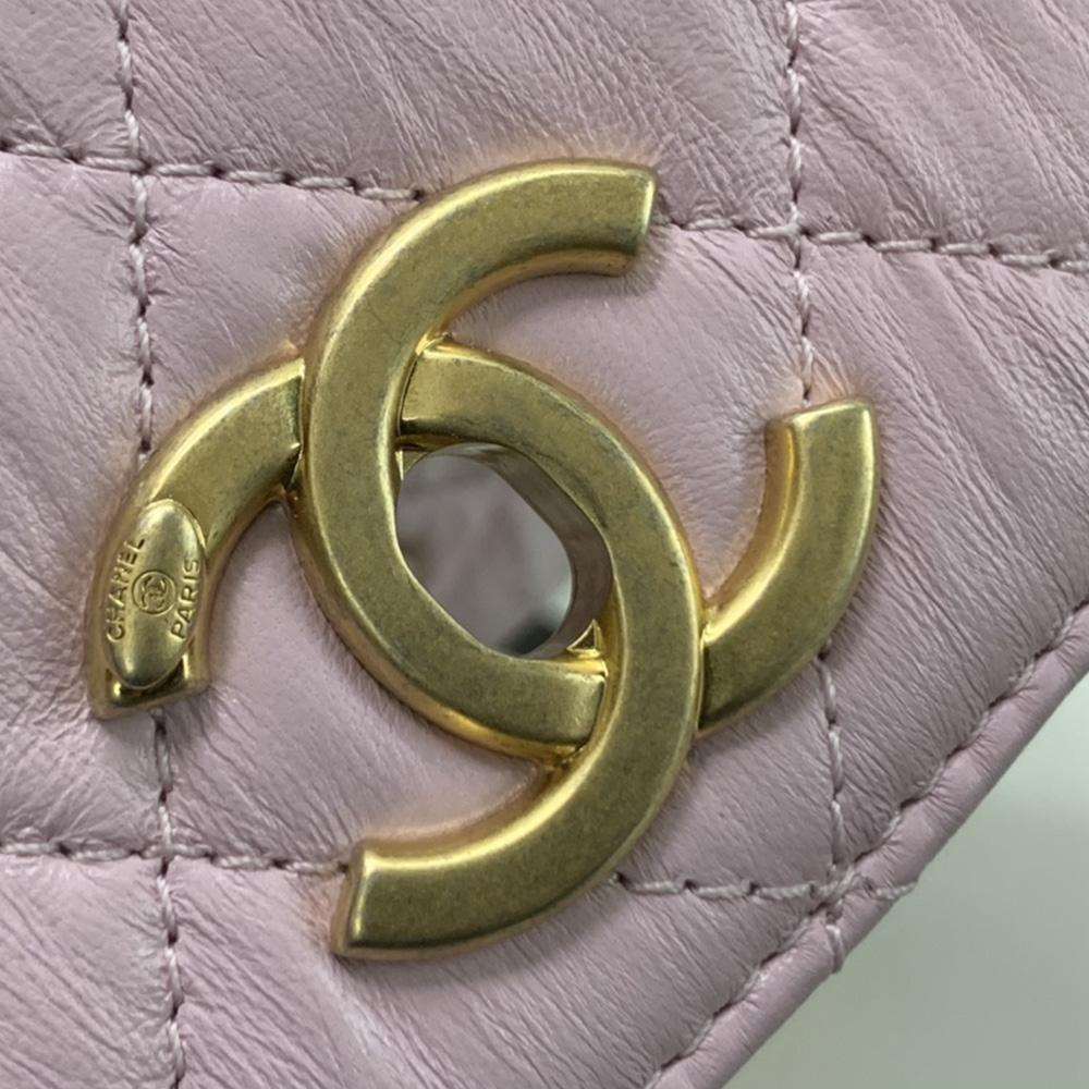 chanel-flap-bag-7 Crossbody