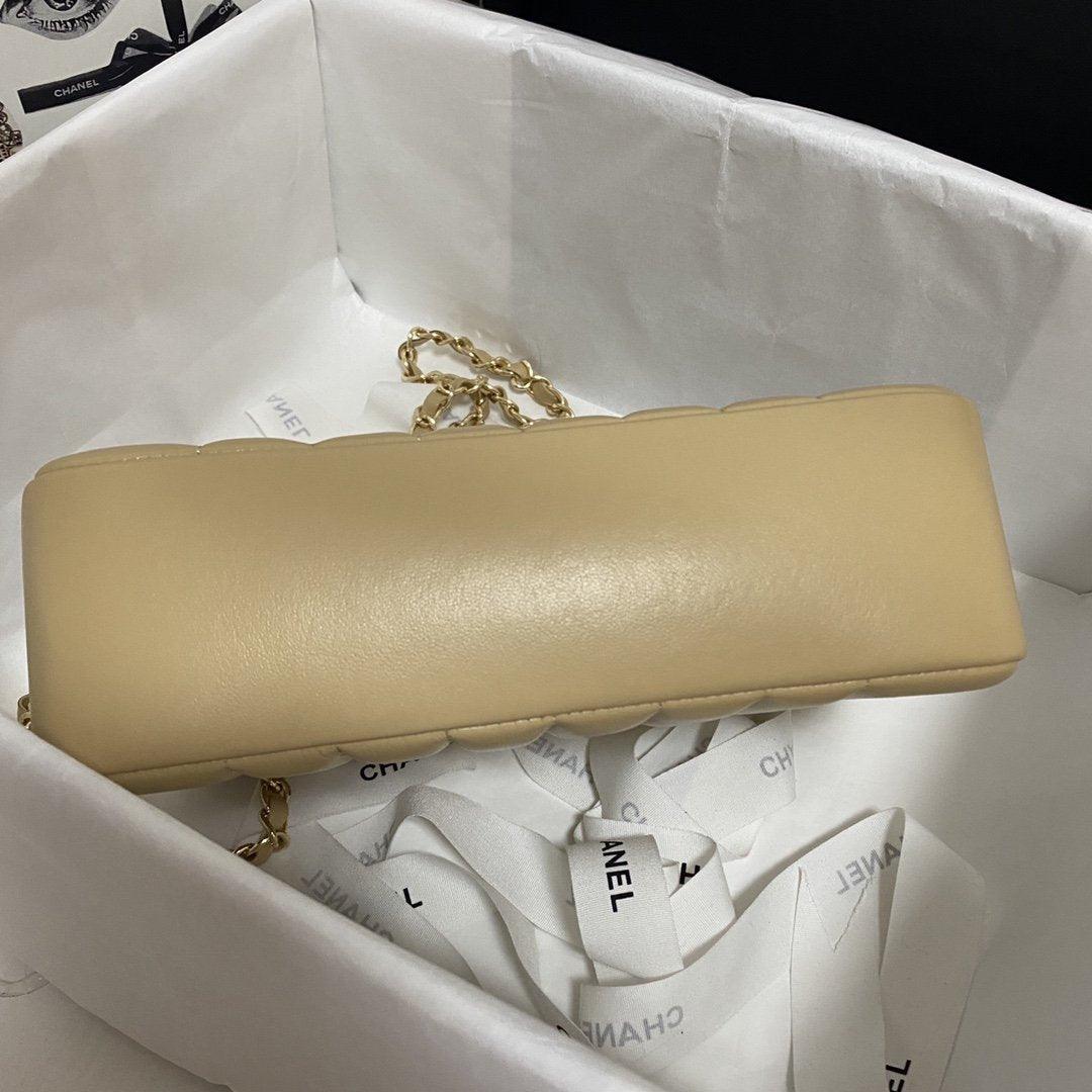chanel-flap-bag-2 Crossbody