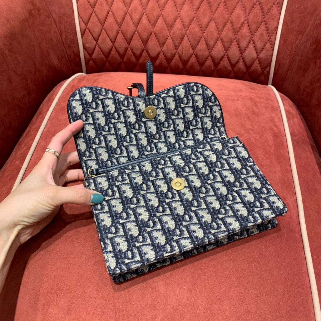 dior-saddle-pouch-blue-dior-oblique-jacquard-22-x-14-5-x-4-5-cm Crossbody