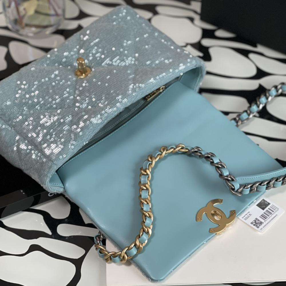 chanel-flap-bag-12 Crossbody