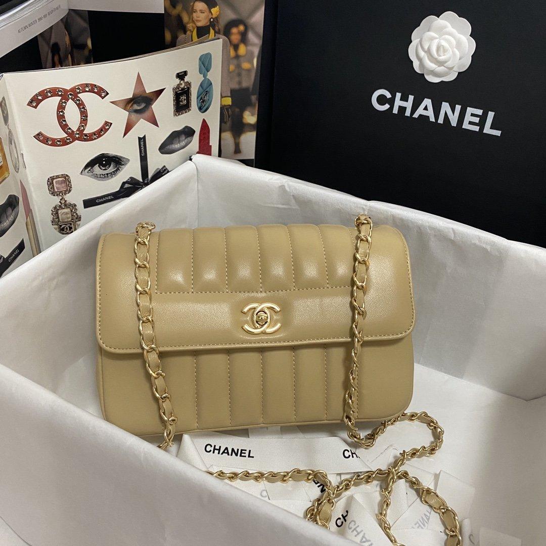 chanel-flap-bag-2 Crossbody