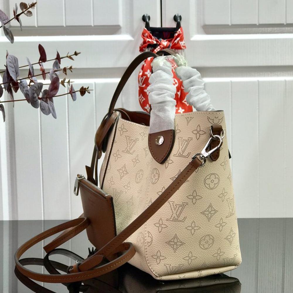 hina-pm-1 Tote