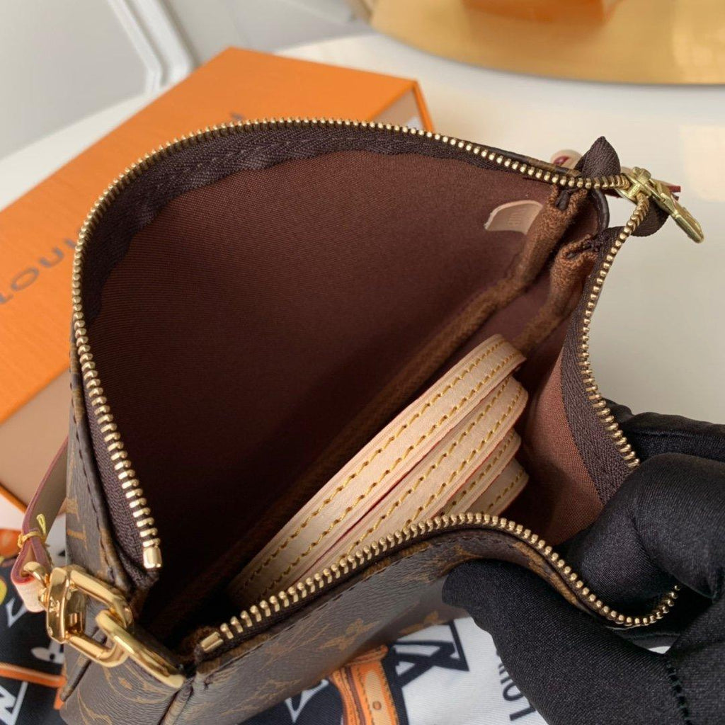 louis-vuitton-pochette-accessoires Shoulder