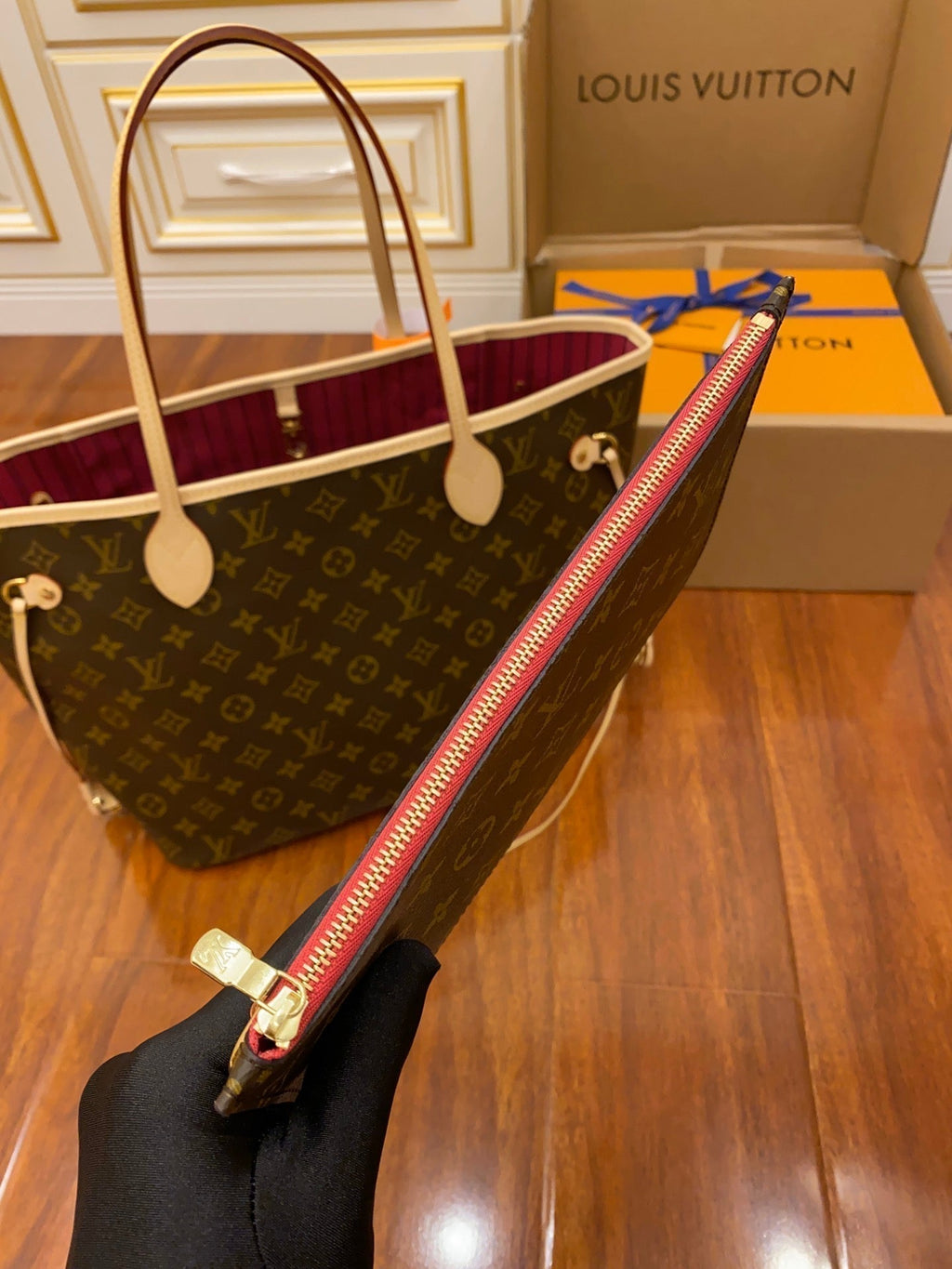 louis-vuitton-tote-leather-bag Tote