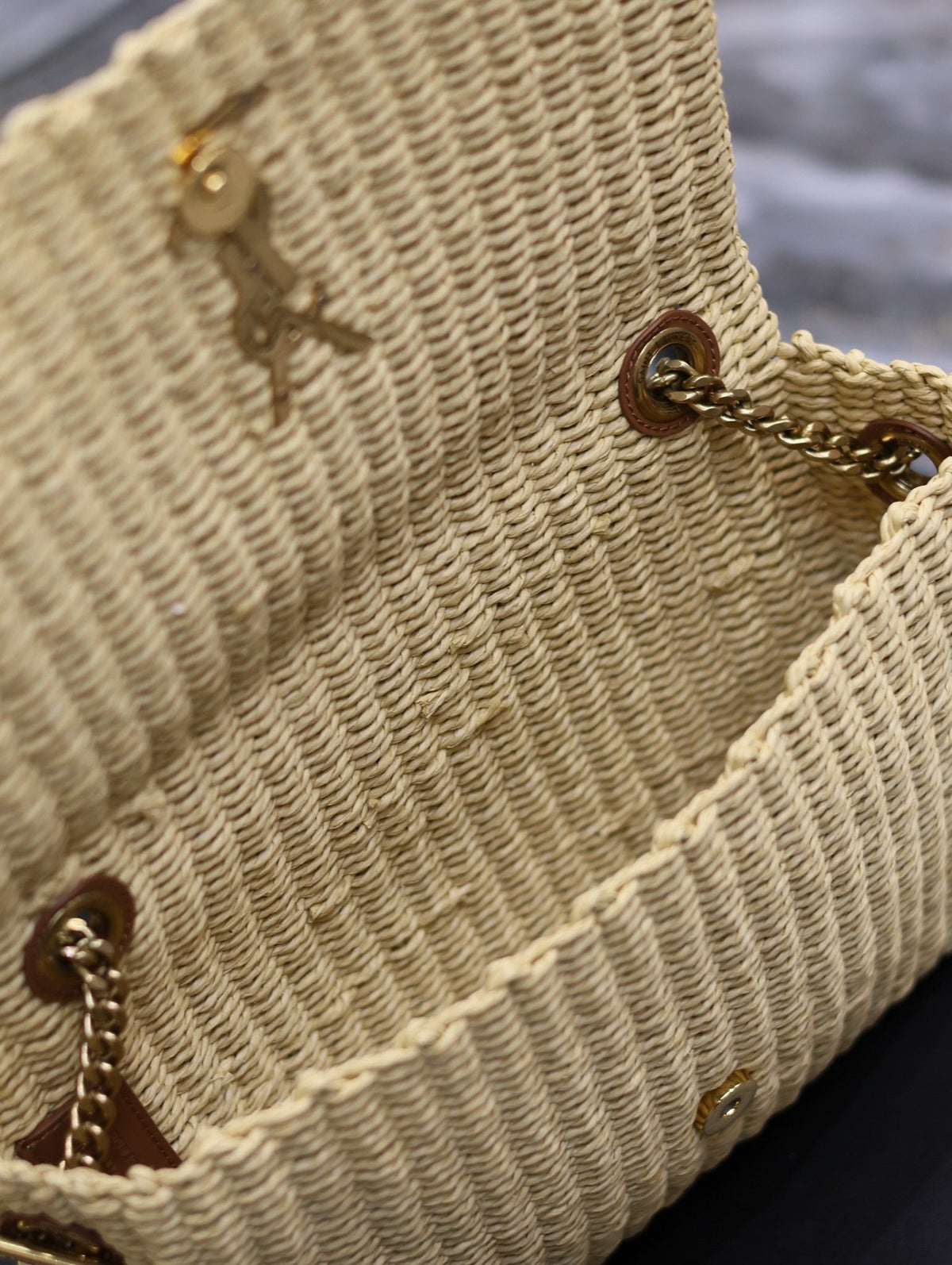 ysl-kate-in-raffia-28-5-20-6cm Crossbody