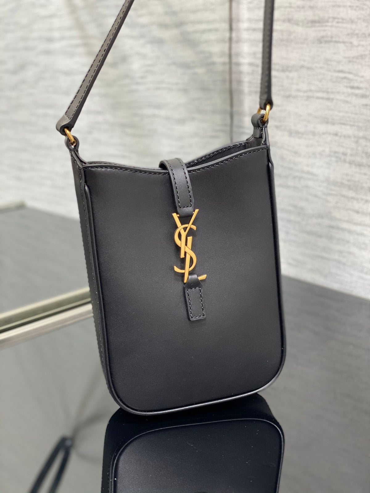 ysl-le-5-a-7-mini-black-bag-13x20x4cm Crossbody