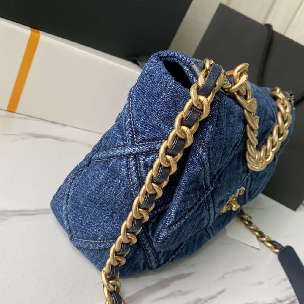 chanel-19-maxi-flap-bag-2 Crossbody