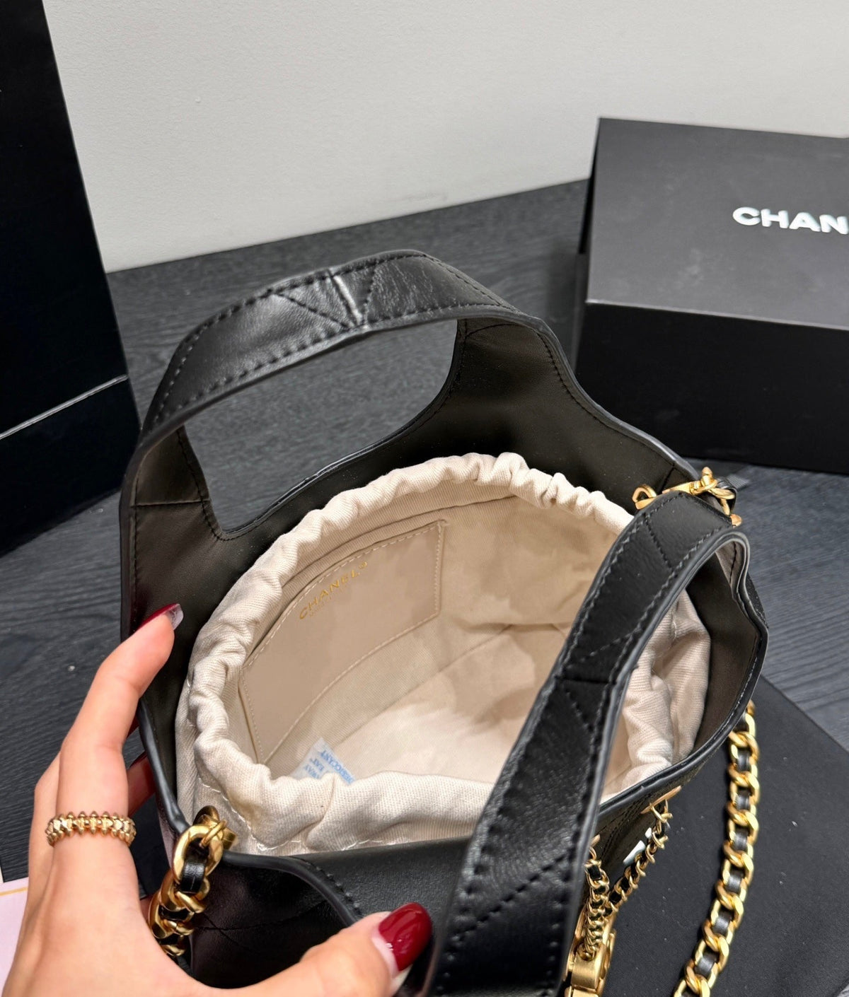 serenityll-200107-chanel-bag Tote