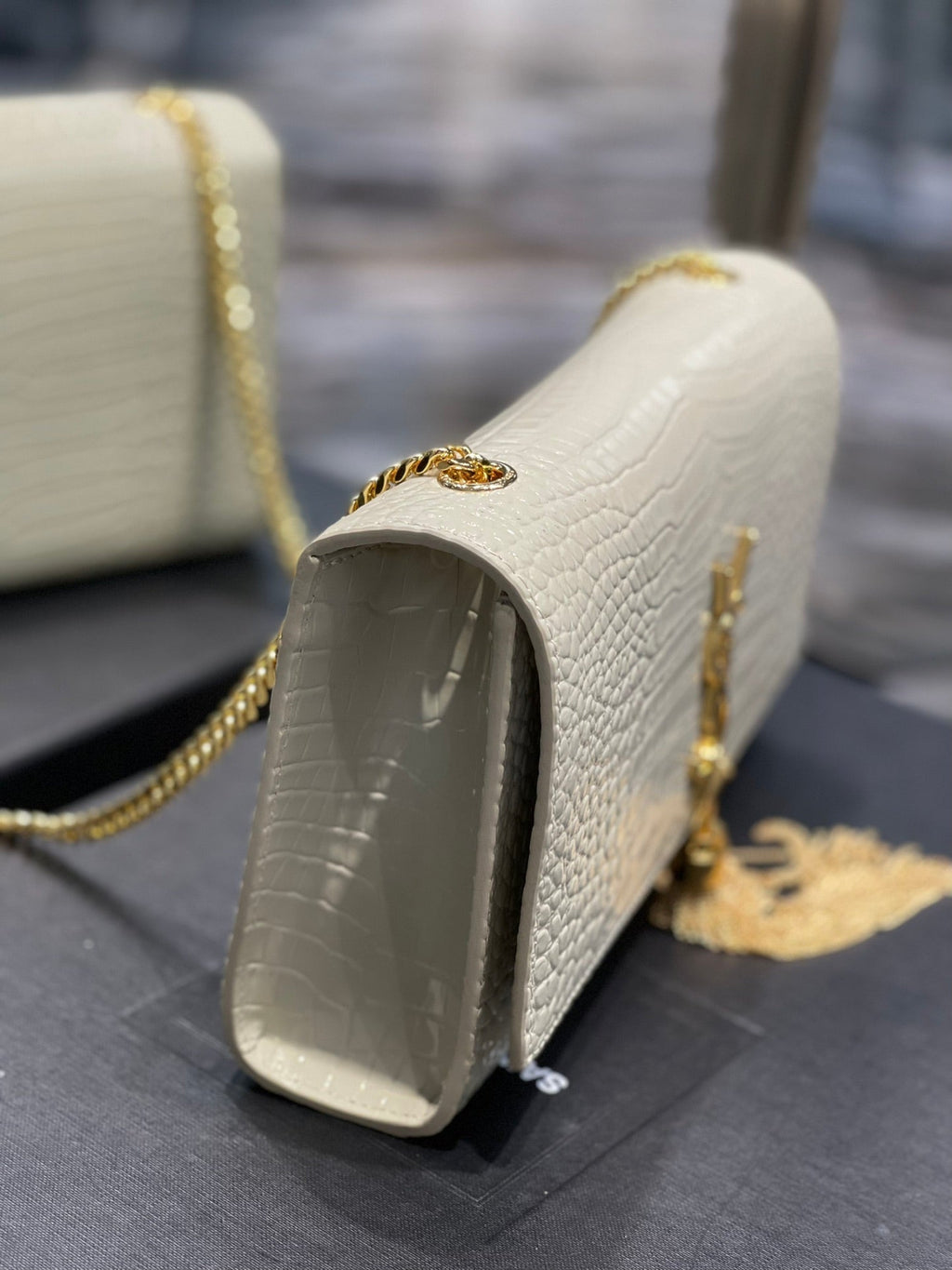 ysl-kate-24cm Crossbody