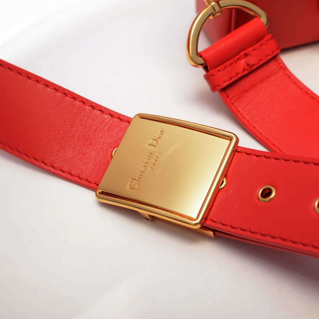 30-montaigne-flap-bag-1 Crossbody