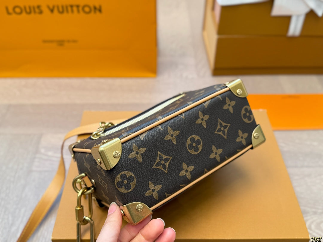 louis-vuitton-lv-soft-trunk-box-bag-satchel-18x12cm Handle