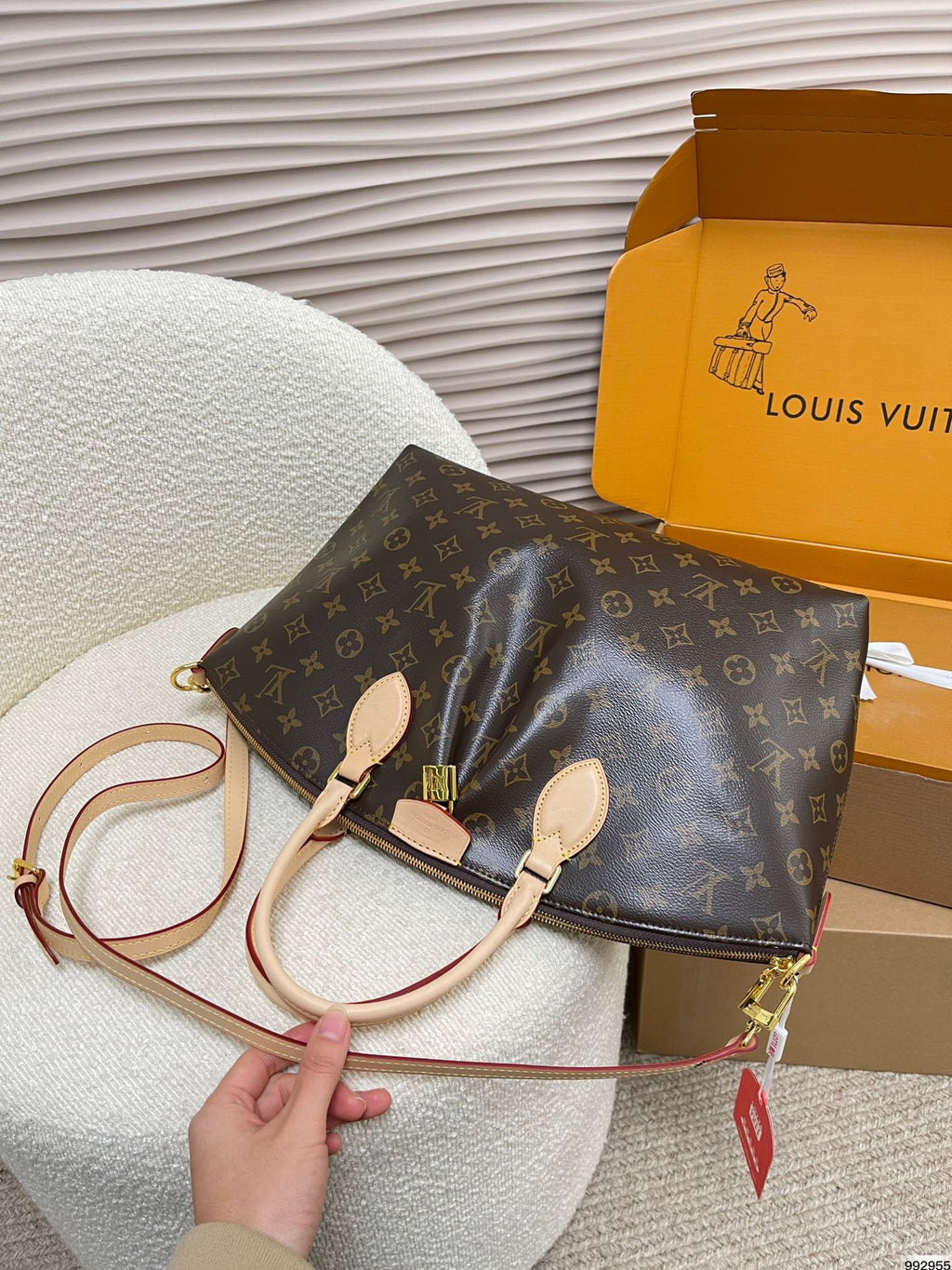louis-vuitton-21st-century-monogram-boetie-pm-satchel-32-x-13-x-29-cm Handle