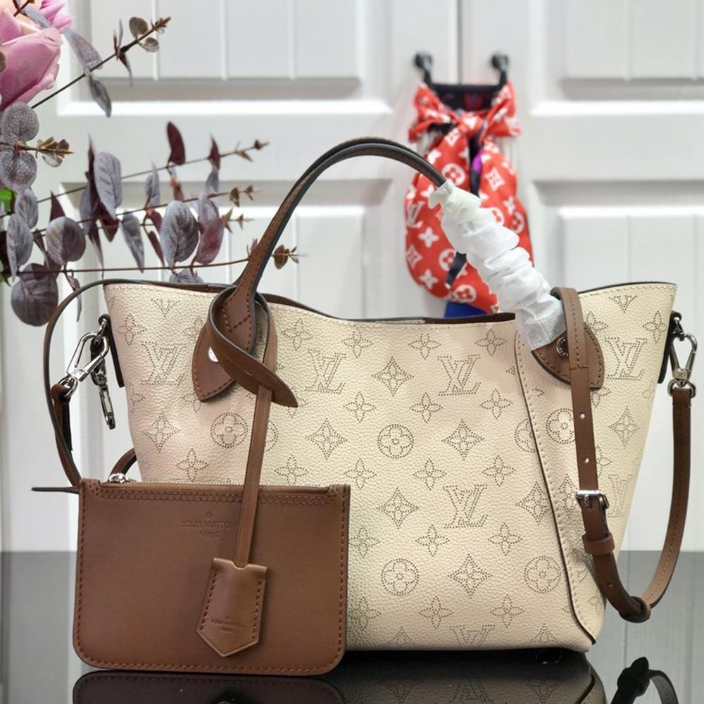 hina-pm-1 Tote