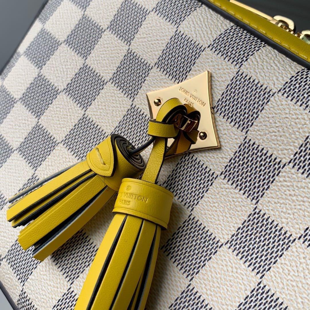 louis-vuitton-bag-28 Crossbody