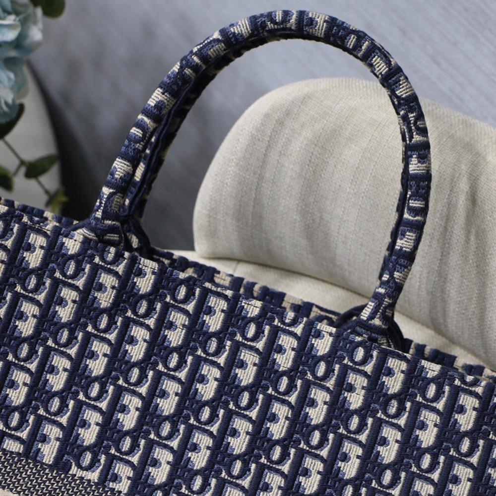 dior-book-tote-18 Tote