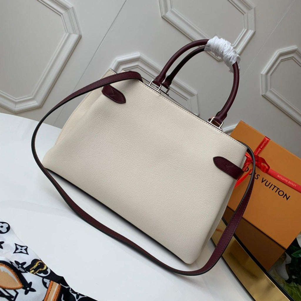 louis-vuitton-lockme-day-bag Handle
