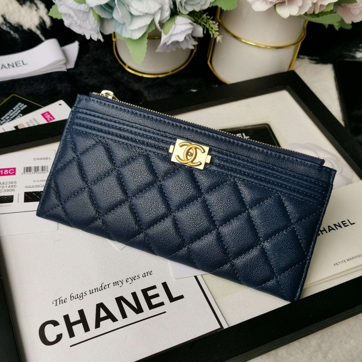 copy-chanel-caviar-quilted-classic-zip-boy-pouch Handle