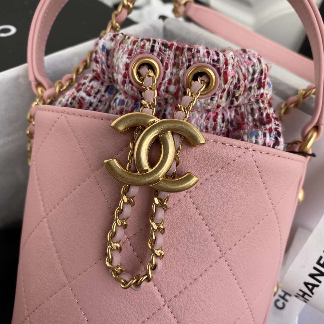 chanel-2020-tweed-soul-bucket-bag-pink-copy Handle