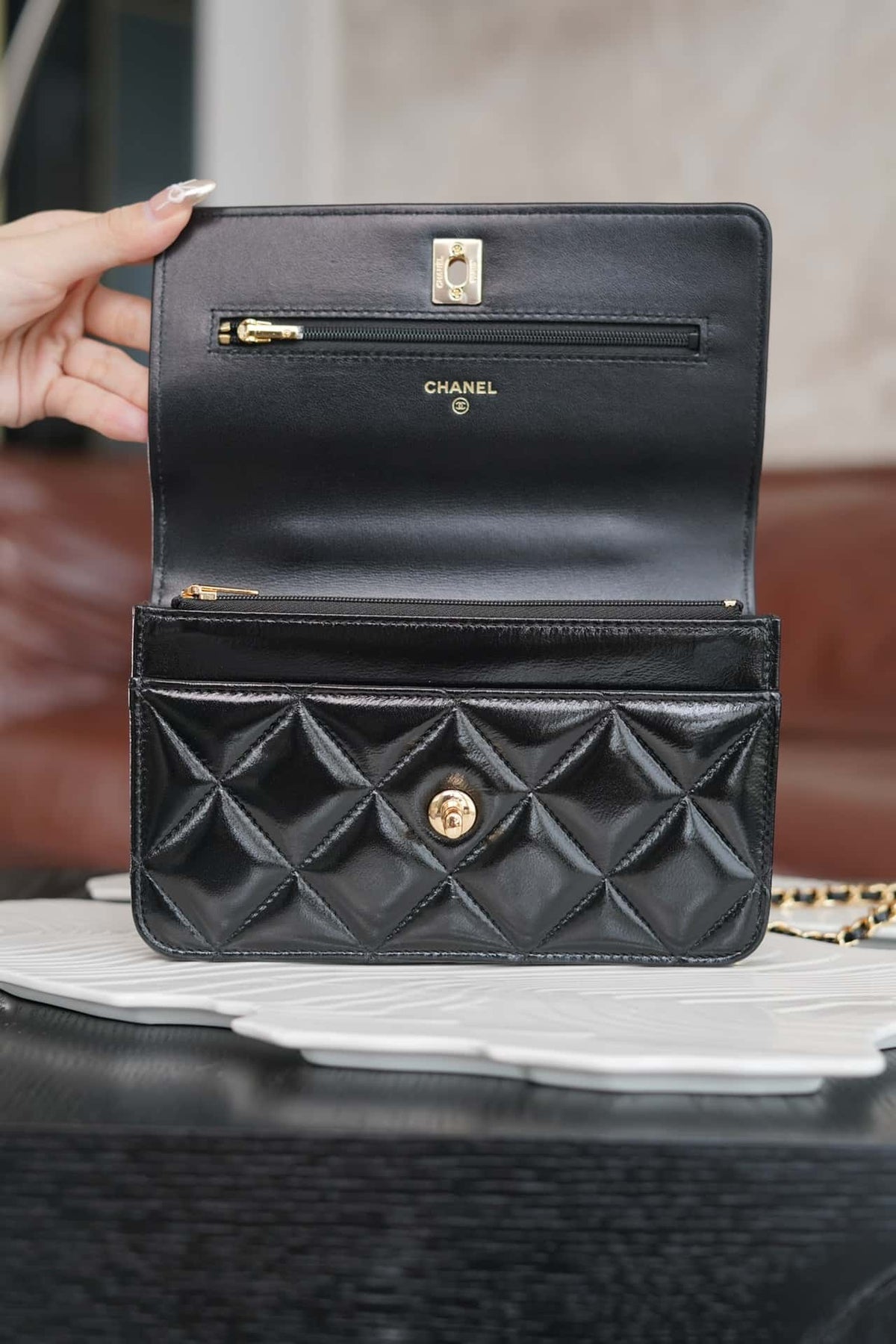chanel-24b-woc-top-handle-in-black-shiny-lambskin-ghw Handle