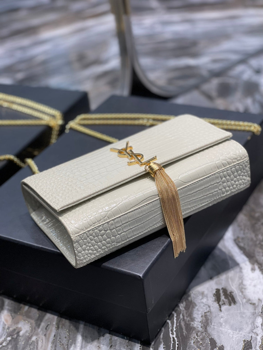 ysl-kate-24cm Crossbody