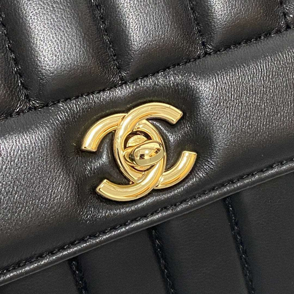 chanel-flap-bag-1 Crossbody
