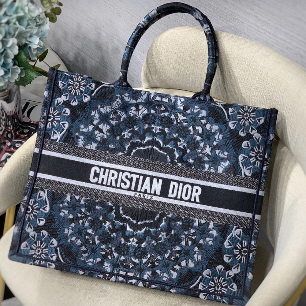 dior-book-tote-12 Tote