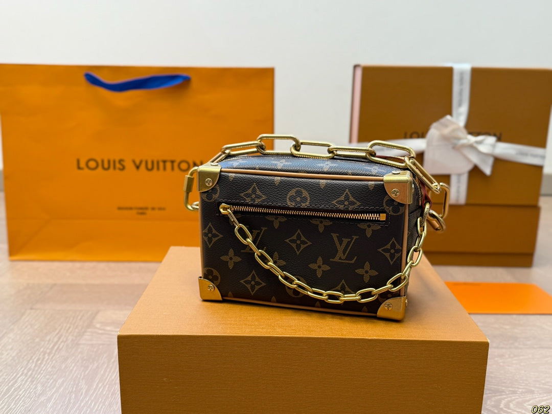 louis-vuitton-lv-soft-trunk-box-bag-satchel-18x12cm Handle