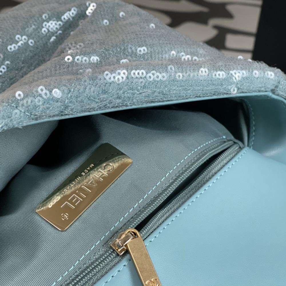 chanel-flap-bag-12 Crossbody
