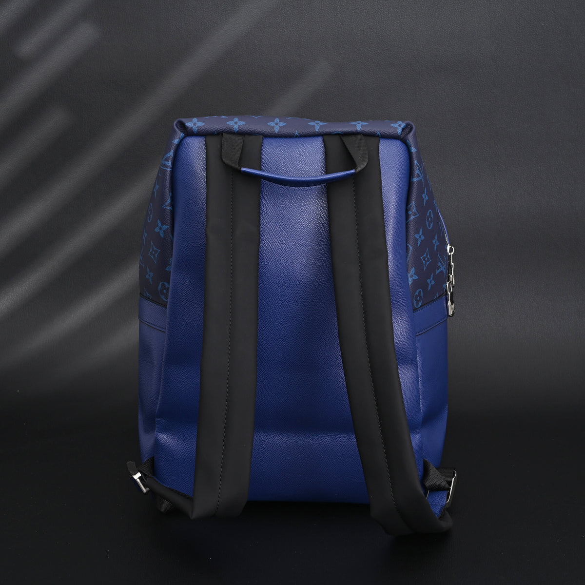 louis-vuitton-discovery-backpack-monogram-canvas-in-blue ohter