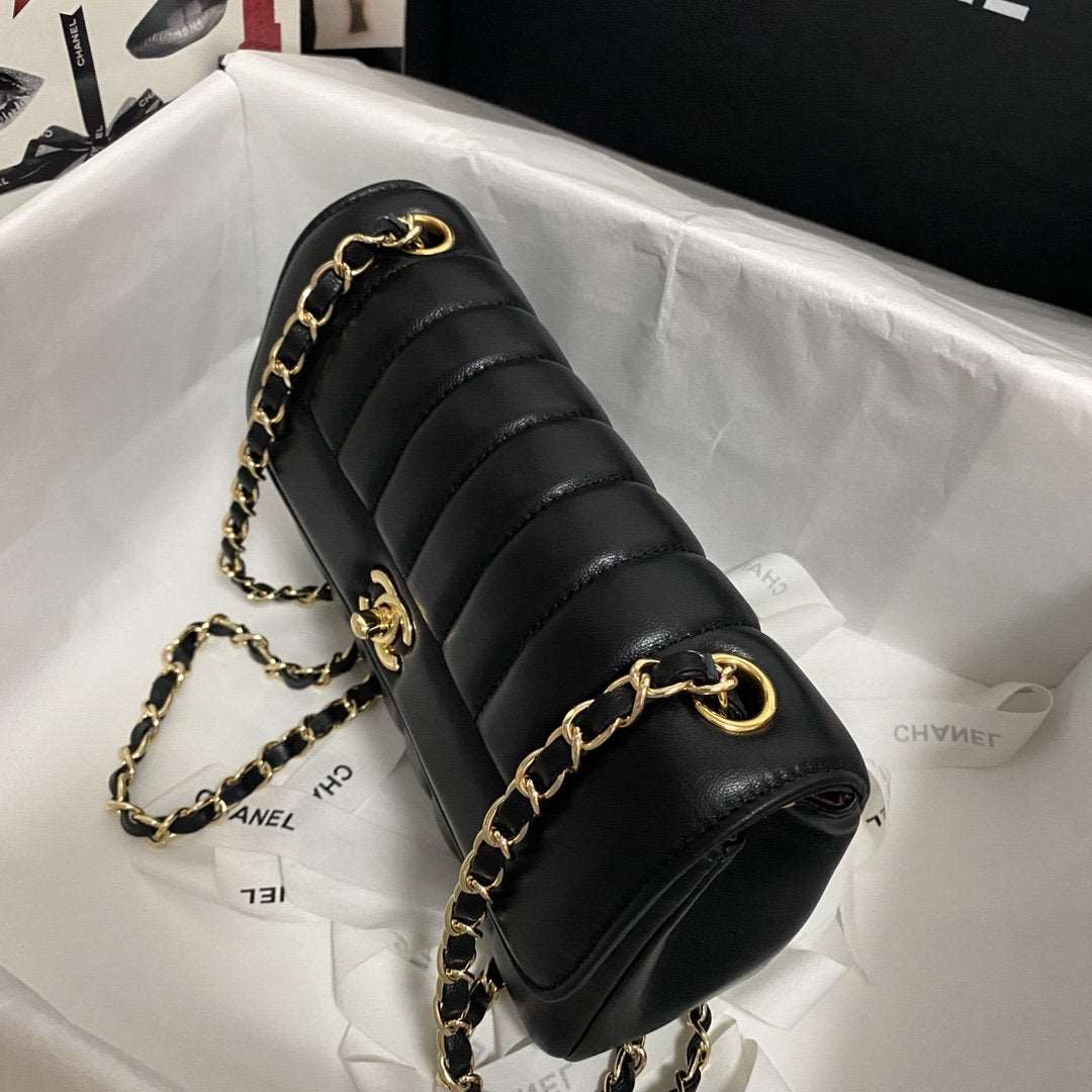 chanel-flap-bag-1 Crossbody
