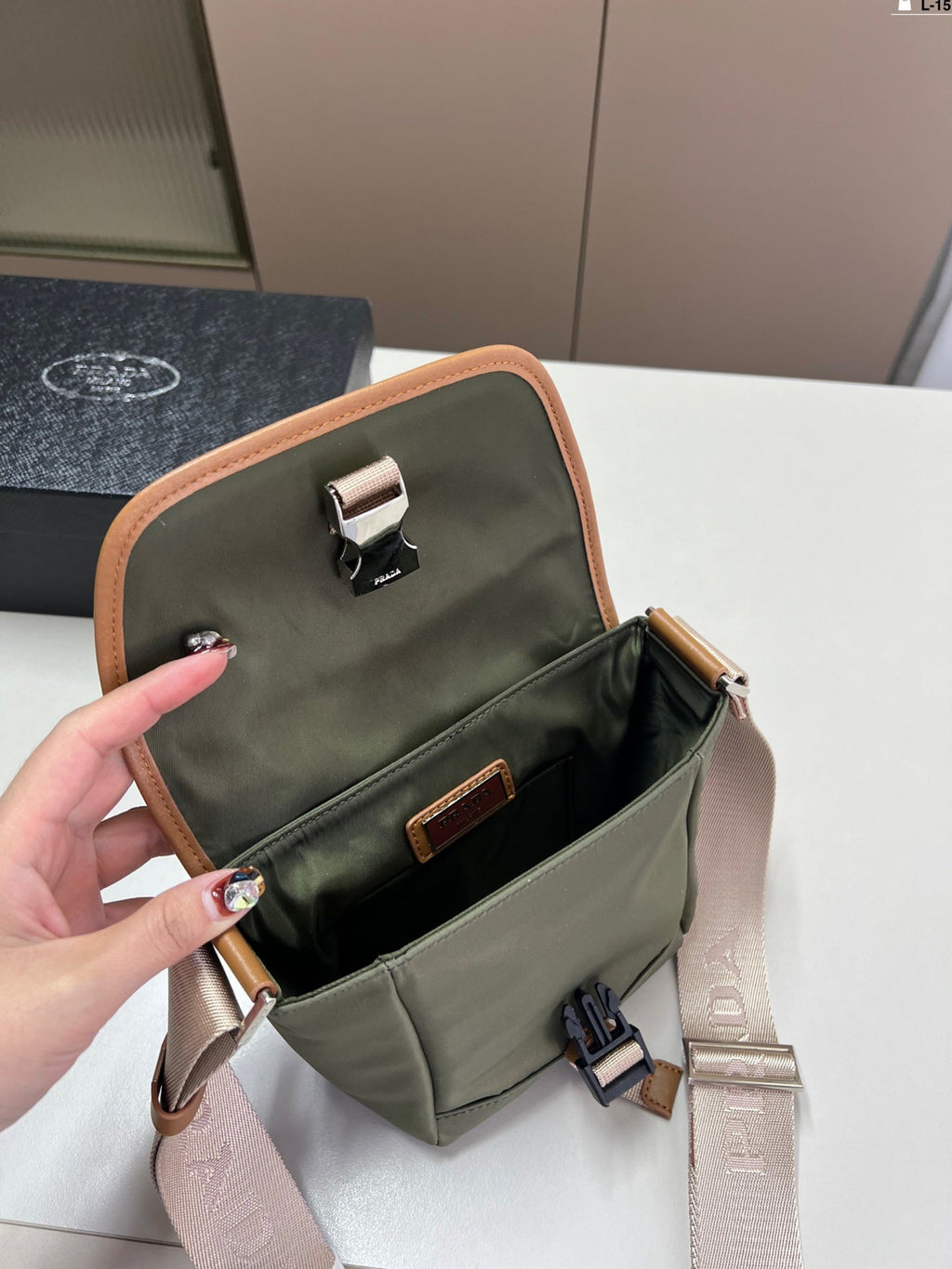 prada-vintage-messenger-bag-crossbody-16x15cm Crossbody