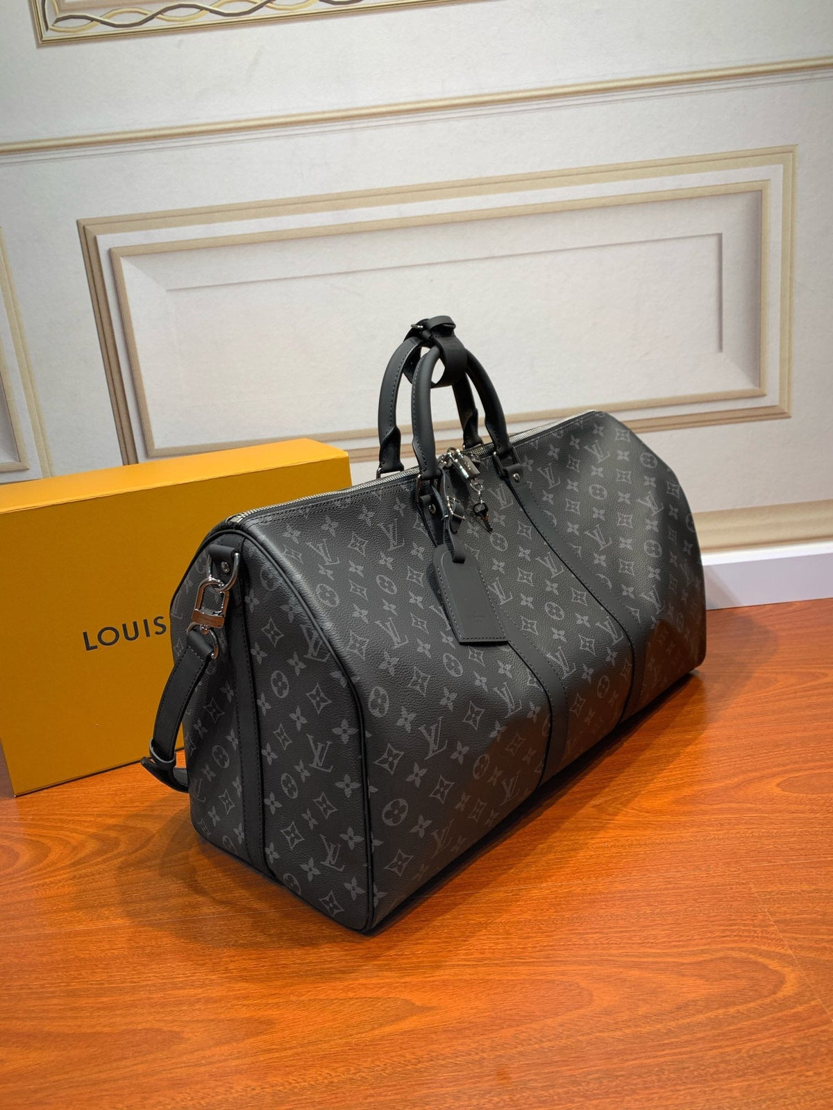 louis-vuitton-lv-keepall-travel-bag-multi-sizes Handle