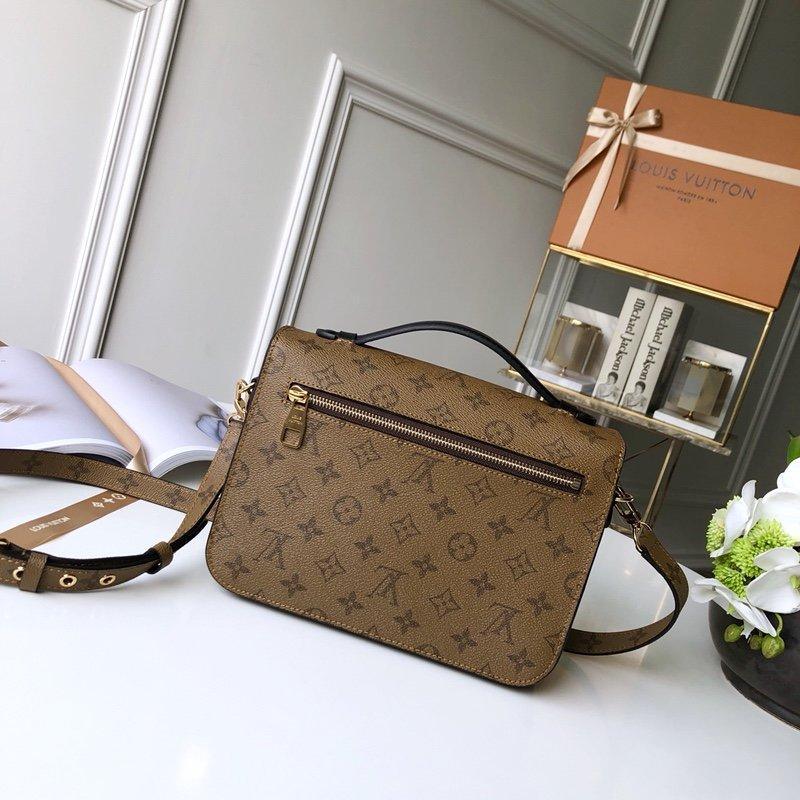 louis-vuitton-bag-14 Crossbody